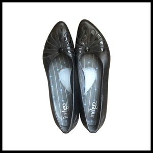 Beautiful, Unique, Vintage Black Kitten Heels Circa 2004. Indigo by Clark’s